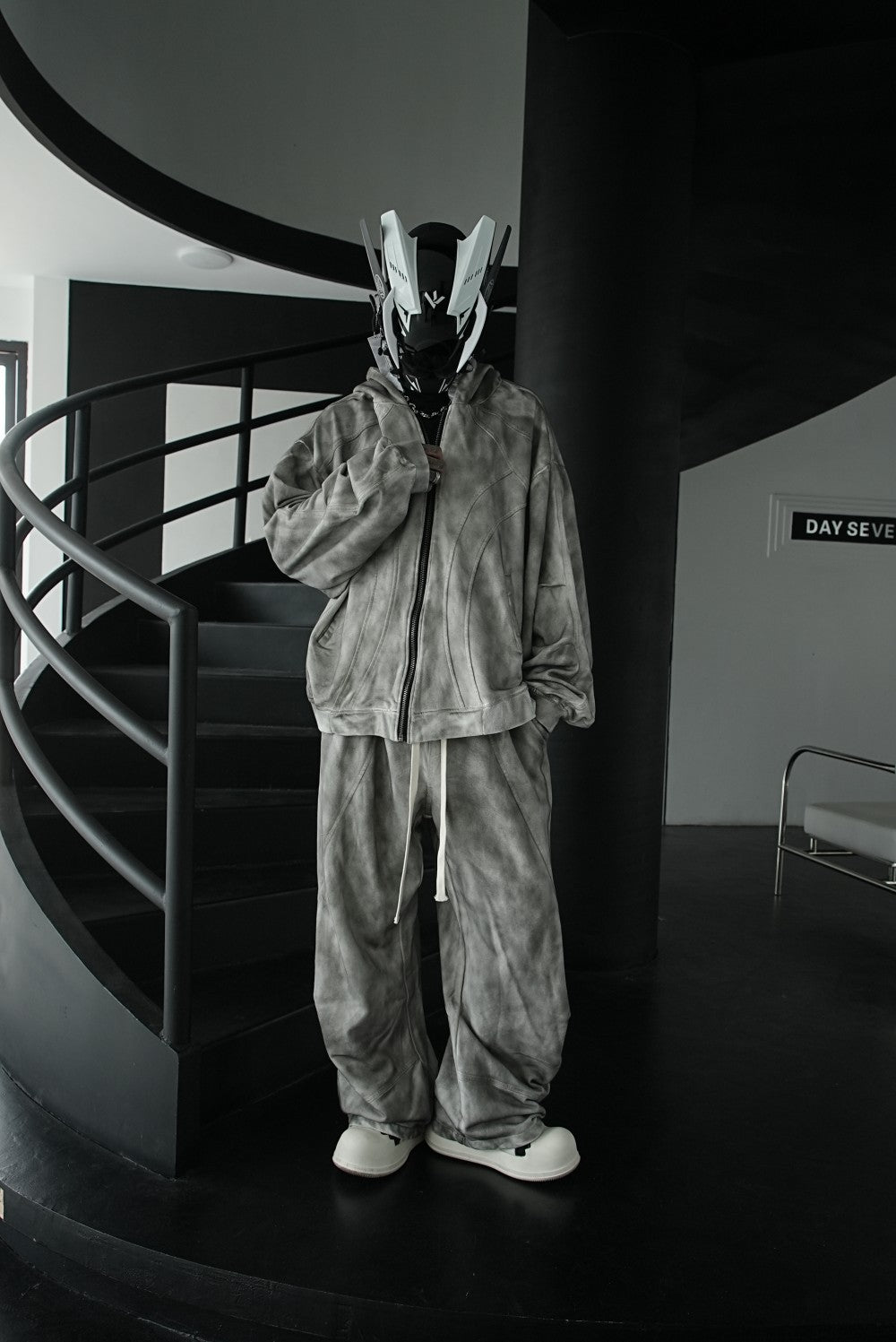 2025New Hooded Sweatshirt Cardigan for Men and Women, High-End Loose Fit Set, Jacket and Casual Pants Two-Piece Set